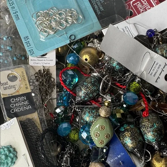 Craft Scrap Junk Jewelry Lot DIY Over 4 pounds - Picture 4 of 9